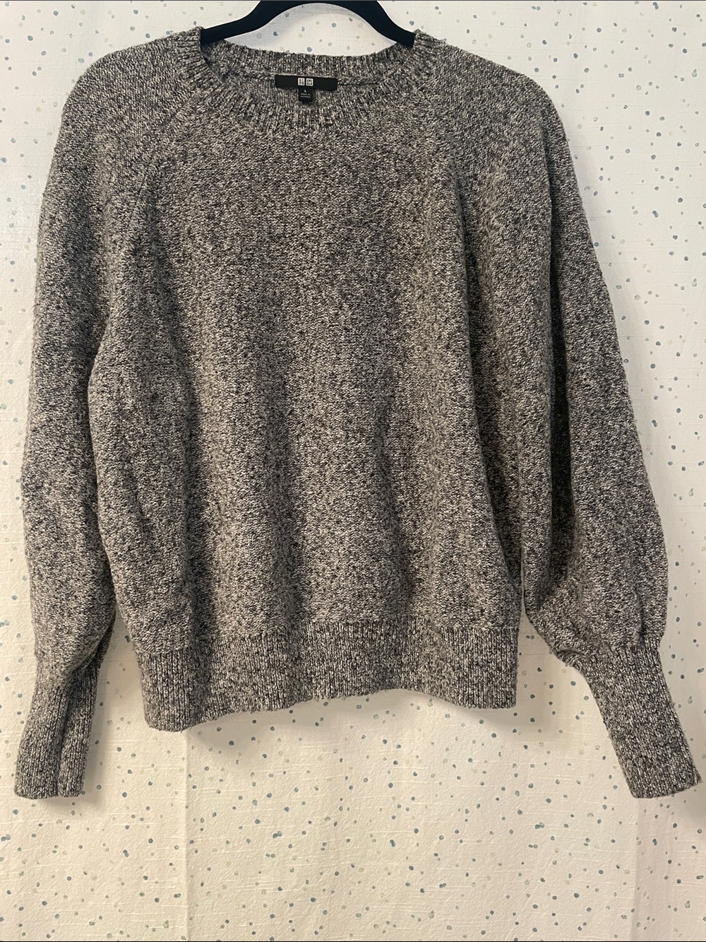 Uniqlo Gray Marled Crewneck Sweater